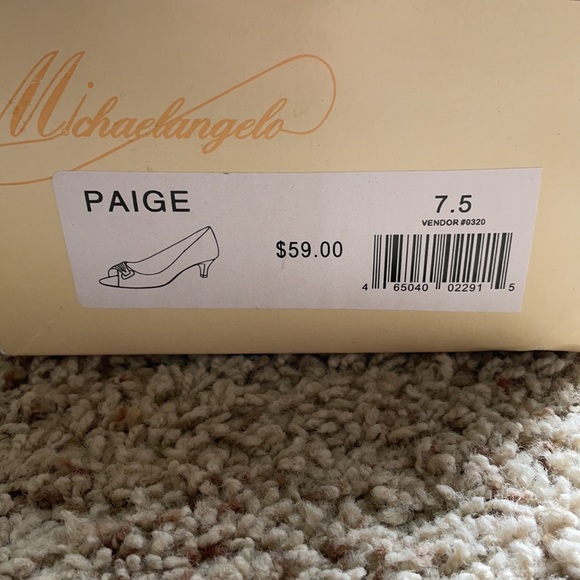 🍁SALE🍁 Like New White Bridal Heels - 7.5 - Picture 7 of 7